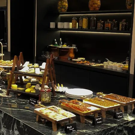 Kozmo & - Small Luxury Of The World 5* Budapest
