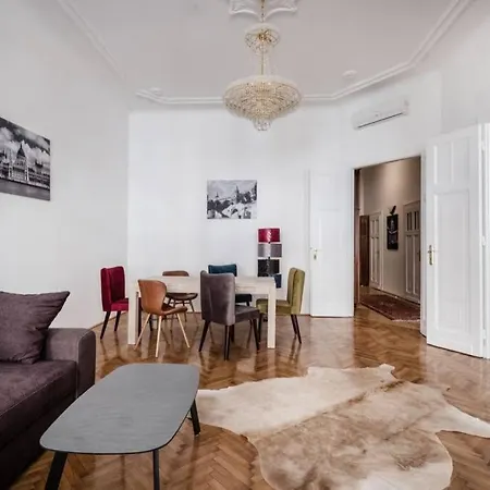 Oktober 6/8 Apartment Budapest