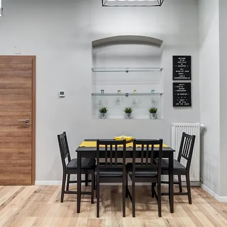 Royal With A/c Apartment *