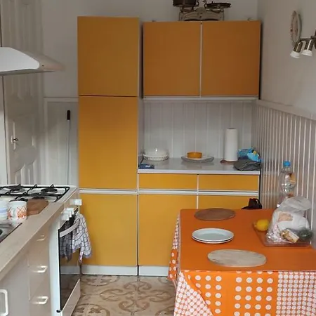 Julia Apartman. * Budapest