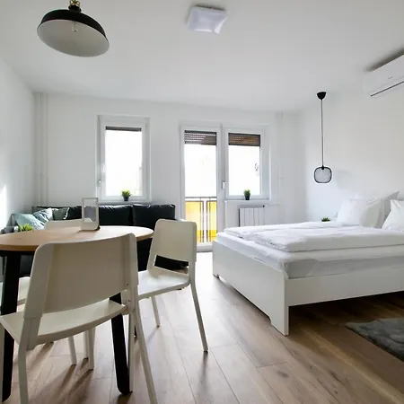 Standard By Hi5 - Dessewffy 37 Budapest