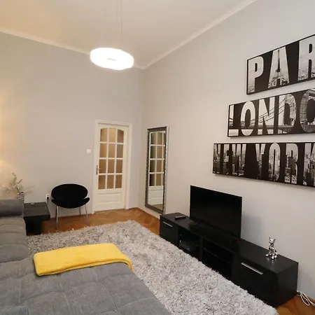 Nehru Part River Side Danube Appartement *