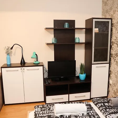 Charming & Unique In Vibrant Center Apartamento Budapeste