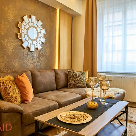 R7 Design - Hostaid Budapeşte