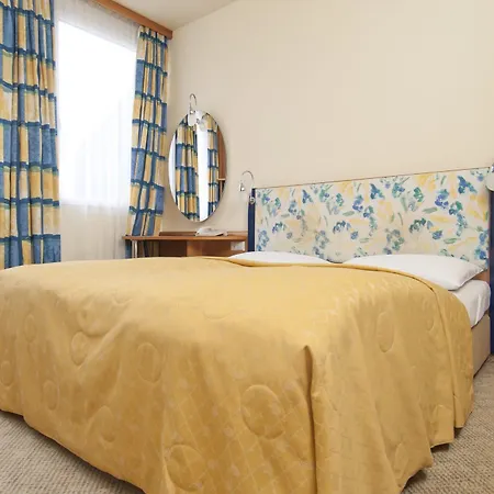 Starlight Hotel 4*