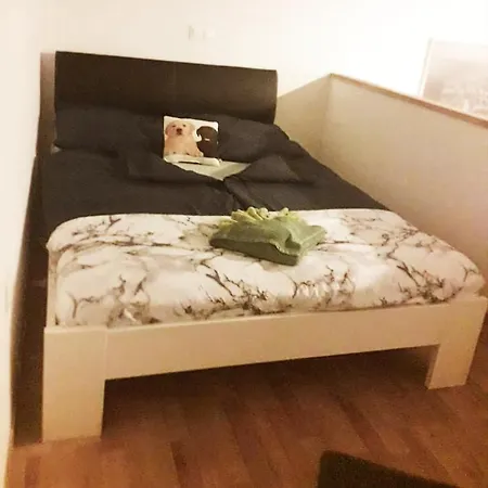 Lola Budapest