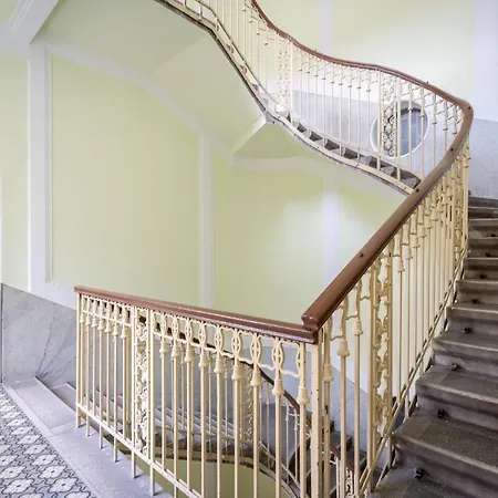 Stollar Apartment, Danube View شقة