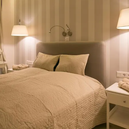 Panni Luxury Next To Gozsdu Garden *