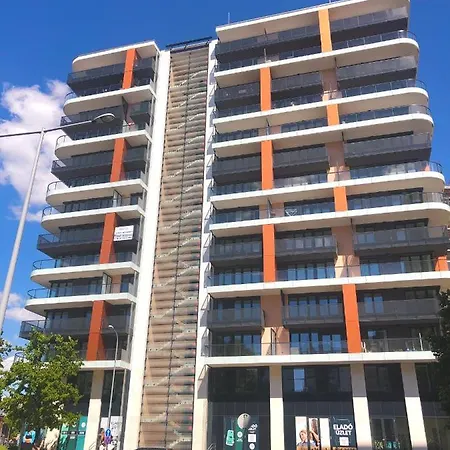 Apartman Sweet , 30sqm Studio, Free Private Parking, Mountain View, Balcony, 20 Min From Downtown *