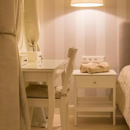 Panni Luxury Next To Gozsdu Garden