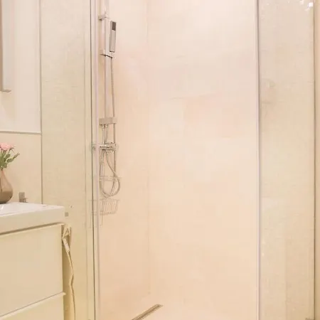 Panni Luxury Next To Gozsdu Garden