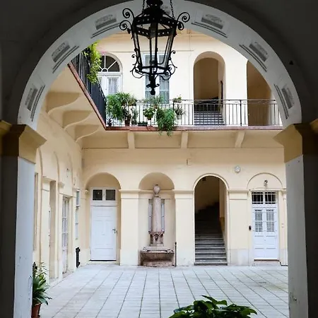 Apartment Chain Bridge Center Dorothea Budapest
