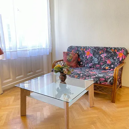 Central Vintage Residency - Balcony & Ac