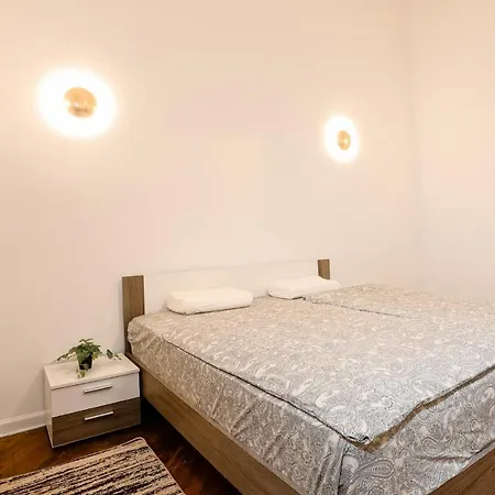 Apartment Chain Bridge Center Dorothea