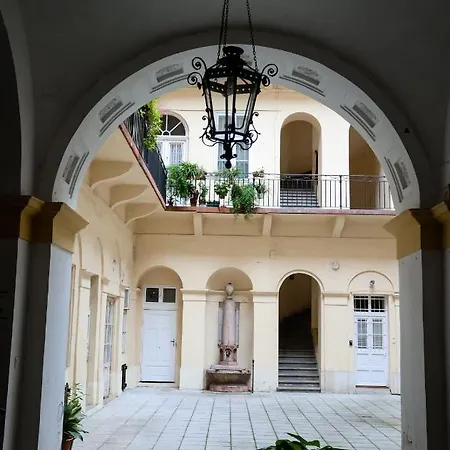 Apartment Chain Bridge Center Dorothea *