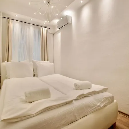 Standard By Hi5 - Center Of Center * Budapest