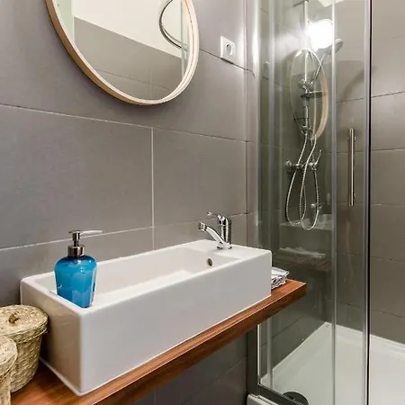Deluxe 2 Bedroom In B63.