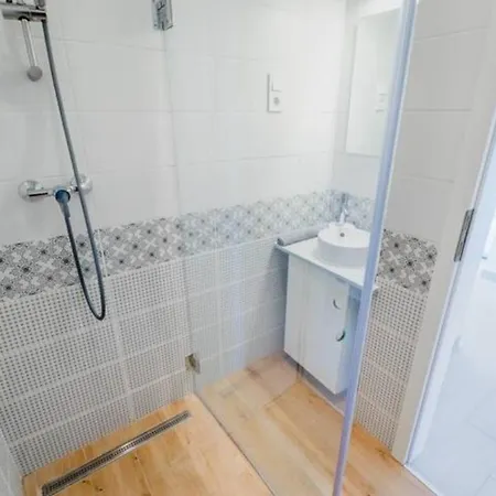 Apartment Hi-bp Sunny In The Heart Of