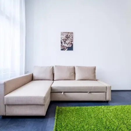 Apartment Hi-bp Sunny In The Heart Of