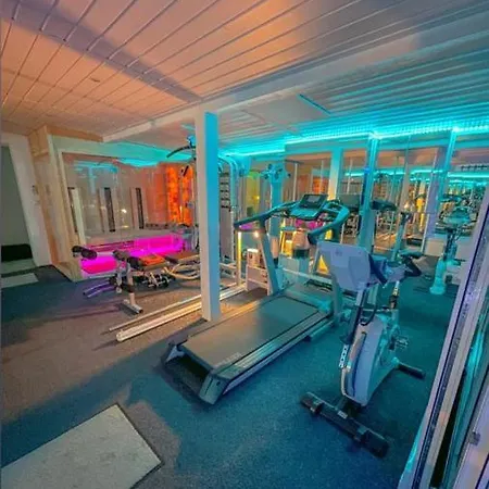 Skygarden - Luxury Penthouse With Private Jakuzzi Gym Sauna Apartman
