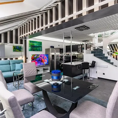Skygarden - Luxury Penthouse With Private Jakuzzi Gym Sauna Apartman