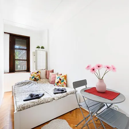 Stylish Homes Downtown Buda * בודפשט