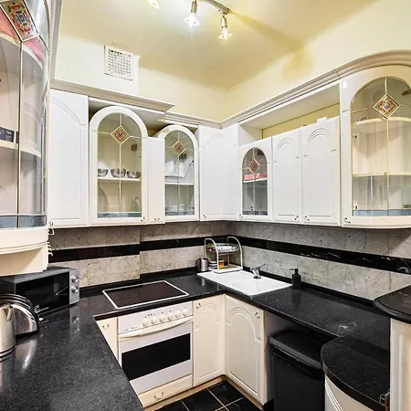 מלון Stylish Homes Downtown Buda *
