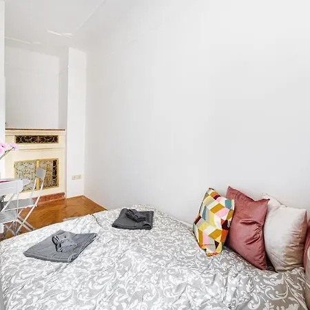 מלון Stylish Homes Downtown Buda *