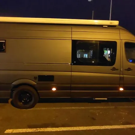 Vip Caravan Motorhome - Lakóautó Camping Budapest