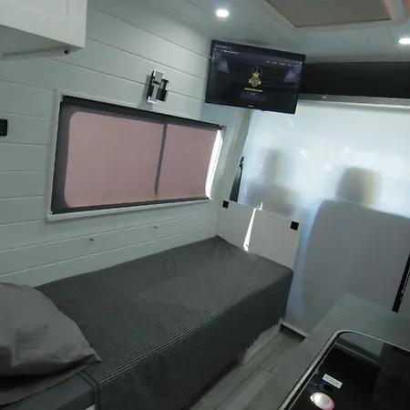 Vip Caravan Motorhome - Lakóautó