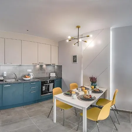 Vagabond Soho Apartahotel 4*