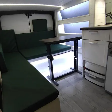 Camping Vip Caravan Motorhome - Lakóautó *
