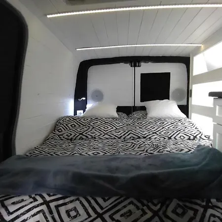 Camping Vip Caravan Motorhome - Lakóautó Budapest