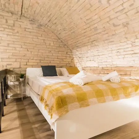 Kiraly Downtown Apartament