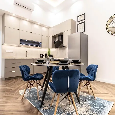 Assea Elegant With 2 Bedroom In Downtown Apartment *