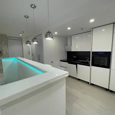 Appartement Lovely New By The Parliament Boedapest