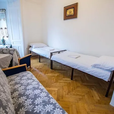 Privat bolig Center 5 Private For 19 People *