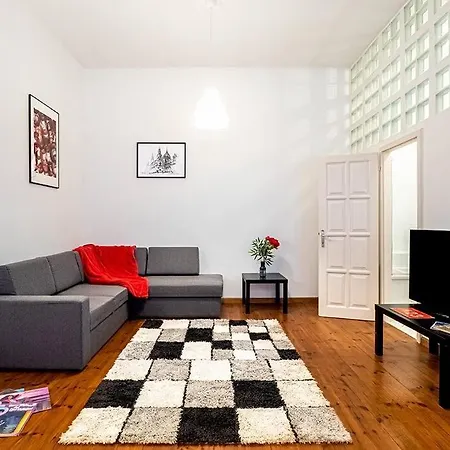 Lazar - Basilica Downtown Apartmán *
