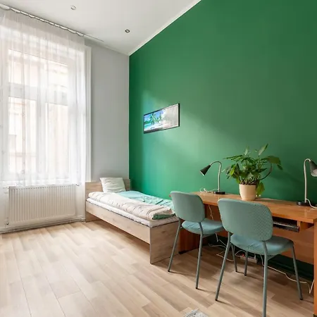 F24 Ferenc * Budapest