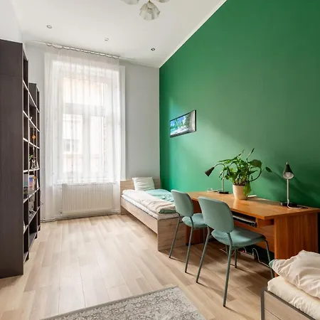 F24 Ferenc * Budapest