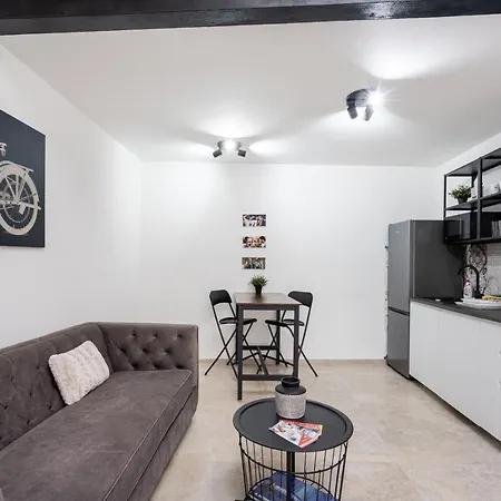 Apartament Station With Gallery