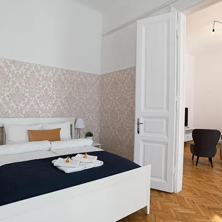 Terrace Vuvu - With Balcony In The Heart Of Apartment