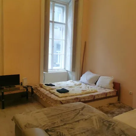 Dob In The Party District Apartamento