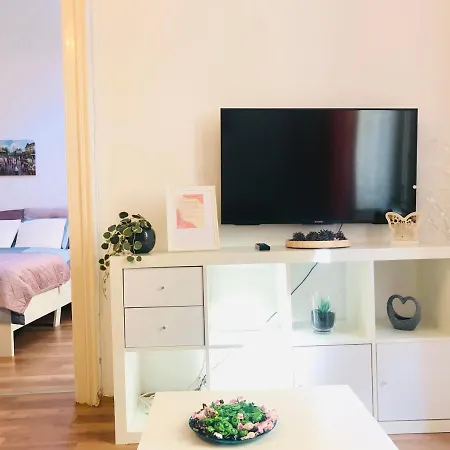 Downtown Andrassy Apartment
