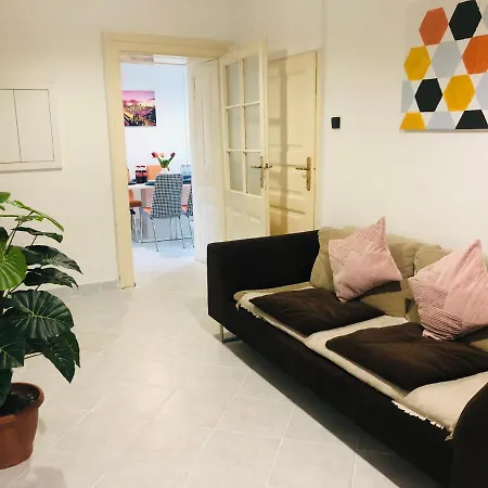 Downtown Andrassy Apartment Budapest