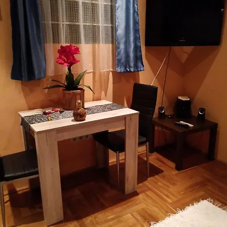 Kossuth Lajos U. 176. Apartment