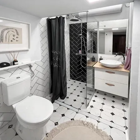 Apartment Orangehomes H27 Calm Studio In The City Center *