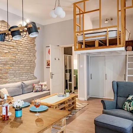 Design At The Ruin Pubs Apartment