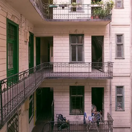 Wesselenyi Near Gozsdu Udvar Pensión Budapest