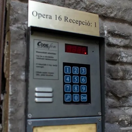 Opera16 Guestrooms Penzion Budapešť